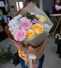 Букет цветов из:  Герберы, Розы и Хризантемы в Терновке