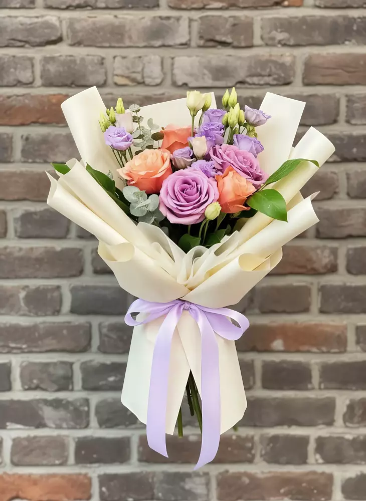 Букет цветов из: Лизиантусы и Розы в Терновке