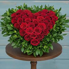 Цветочная композиция из Розы в виде сердца в Терновке