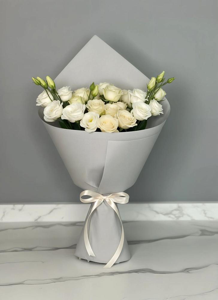 Букет цветов из: Розы и Лизиантусы в Терновке