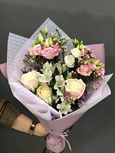 Букет цветов из:  Альстромерии, Розы и Лизиантусы #REPLACE_PRED# Терновке
