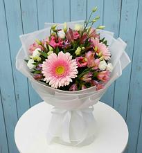 Букет цветов из:  Герберы, Альстромерии и Лизиантусы в Терновке
