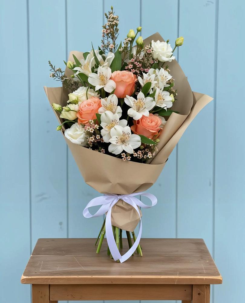 Букет цветов из: Альстромерии, Лизиантусы, Розы и Хризантемы в Терновке